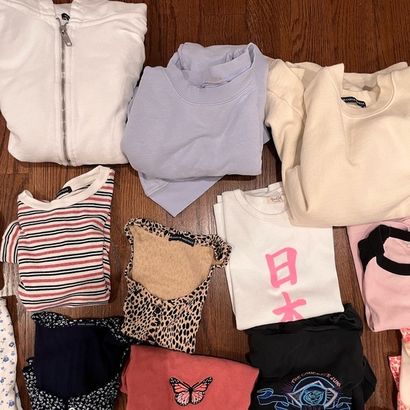 BRANDY MELVILLE COLLECTION - Picture 11 of 16